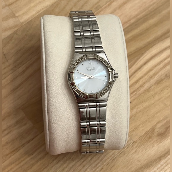 Citizen Eco-Drive Ladies Watch Genuine Diamonds White Dial Stainless Bracelet - Picture 4 of 15